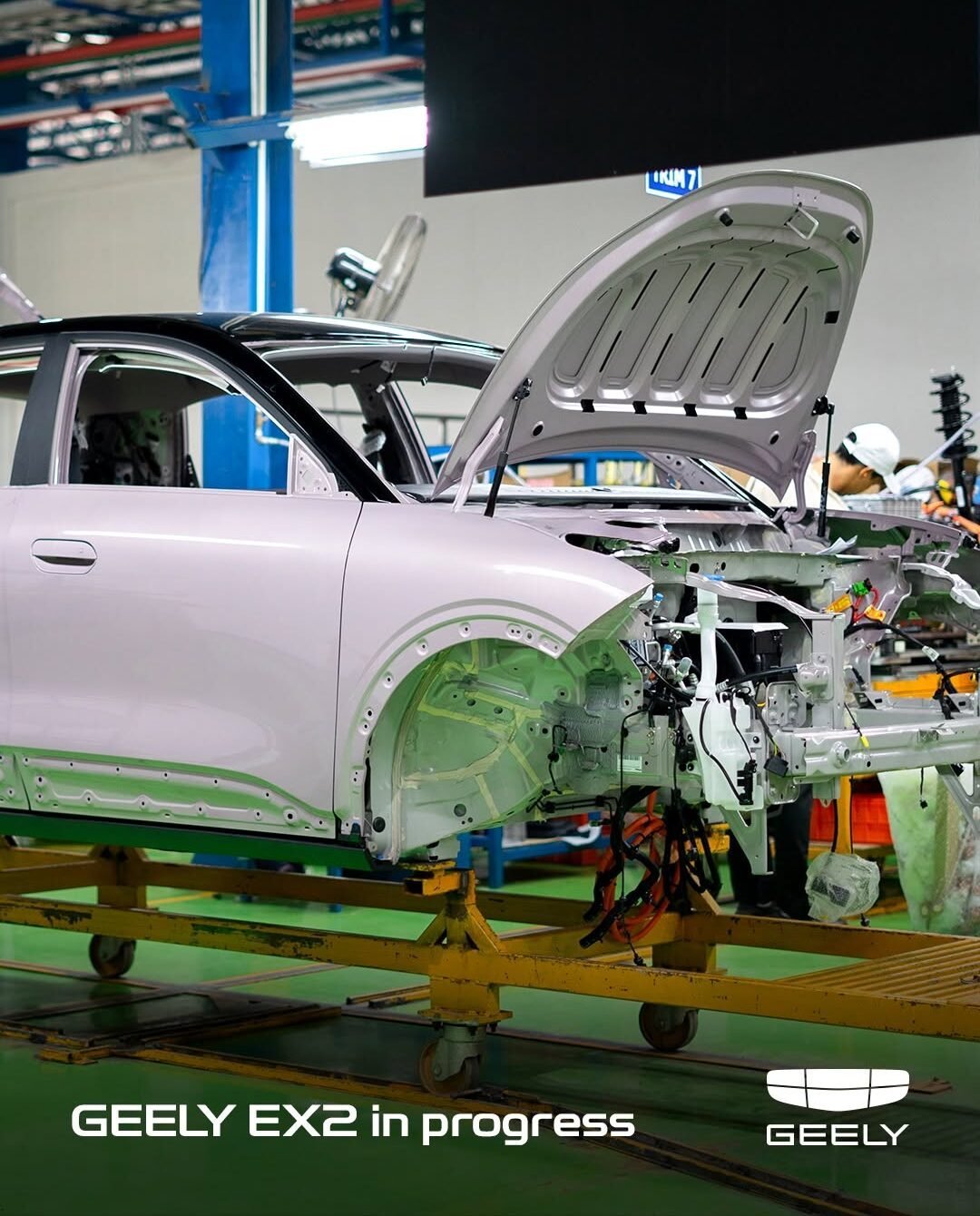 Geely-EX2-is-now-built-locally.____Komitmen-jangka-panjang-Geely-untuk-menghadirkan-kendaraan-yang-lebih-dekat_-relevan_-dan-siap-menemani-kebutuhan-mobili_1-e1768973467544.jpg